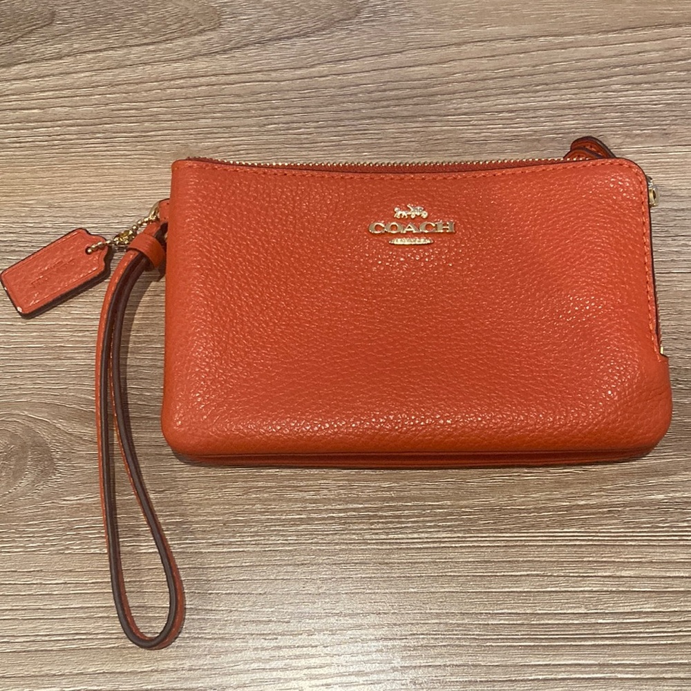 Coach corner zip wristlet red